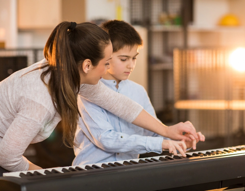 Harmonious Keys: Piano Lessons in Singapore for Aspiring Pianists